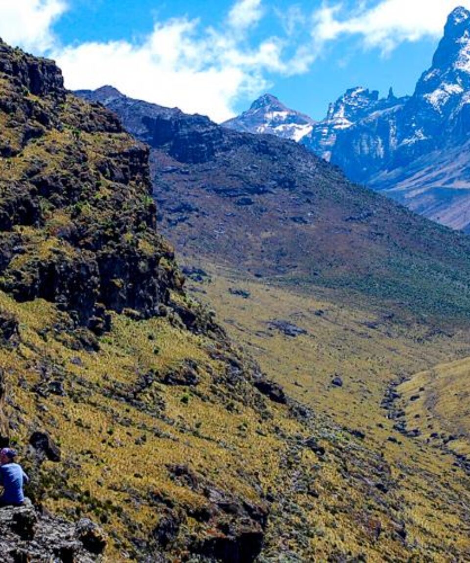 4 Days Mount Kenya Hiking Trekking Climbing Sirimon Route1